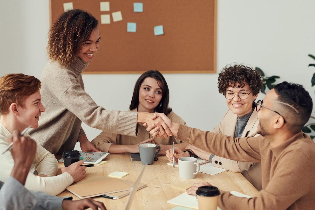 Customer support workflow with human handoff and AI triage